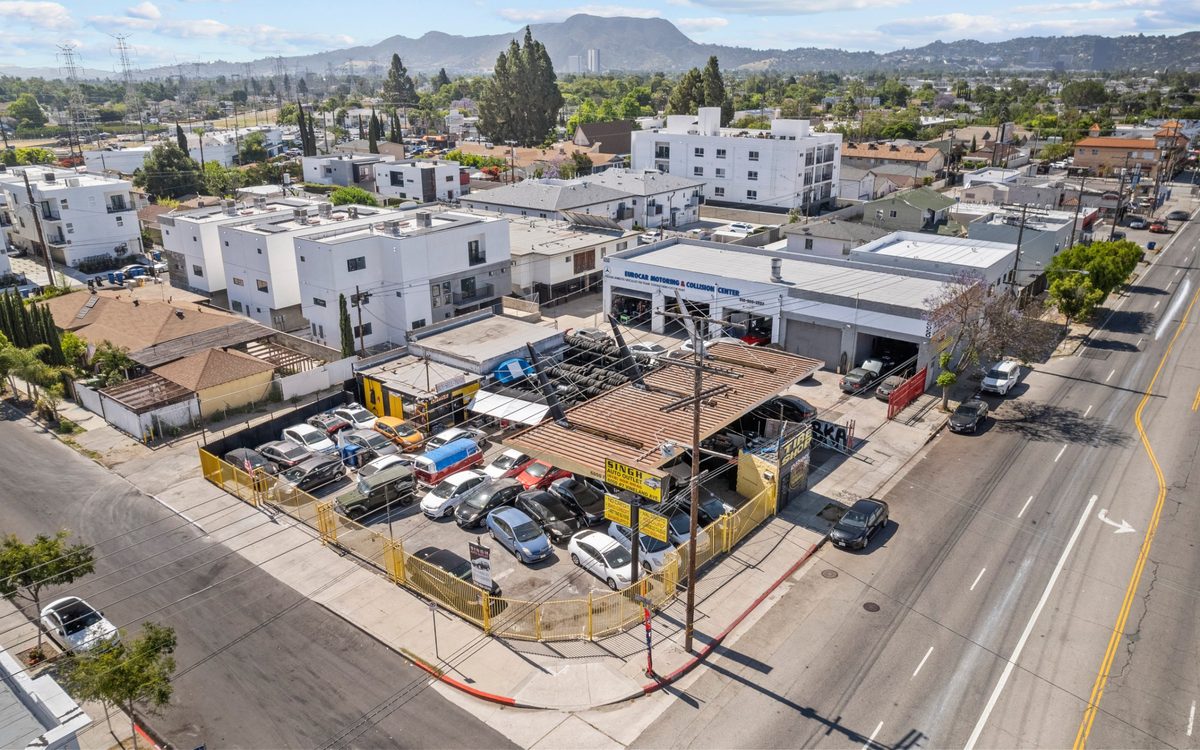 6050 Vineland, North Hollywood, CA